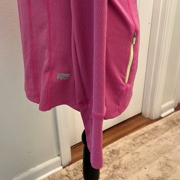 Marika Tek dry wik performance wear top - Picture 2 of 8